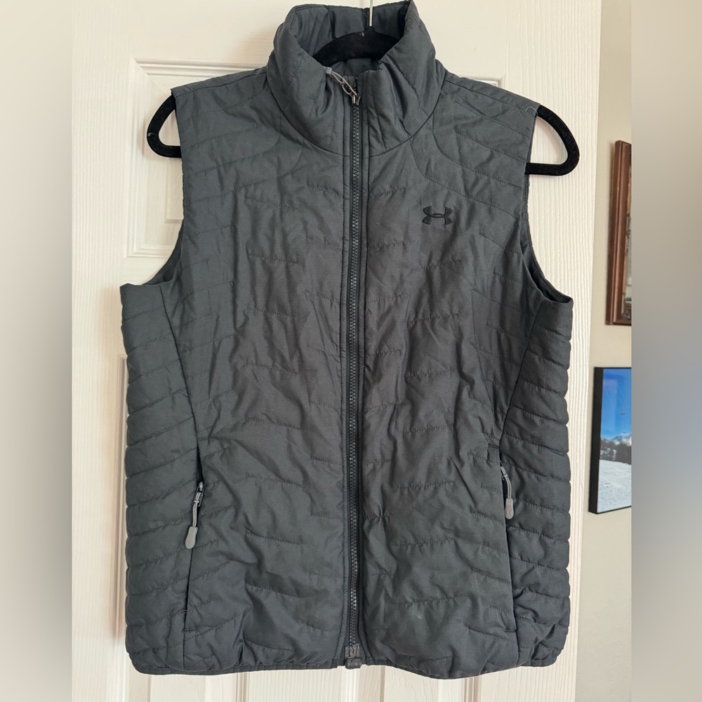 Under armour black puffer vest